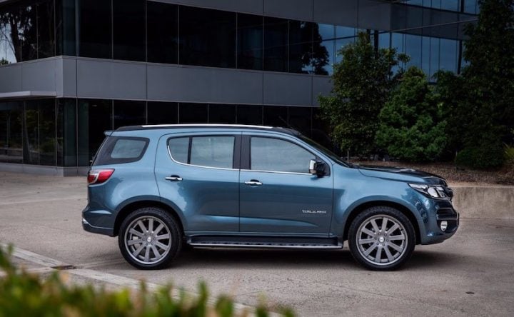 New Chevrolet Trailblazer 2017 India Launch Price Specification 2017 chevrolet trailblazer facelift india launch official images 11