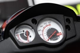 aprilia-sr-150-official-images-speedo