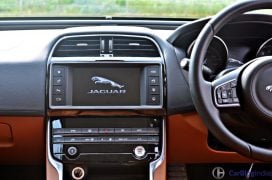 jaguar-xe-test-drive-review-centre-console