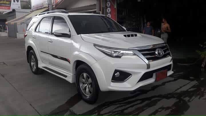 modified-toyota-fortuner-thailand-front-angle (1)