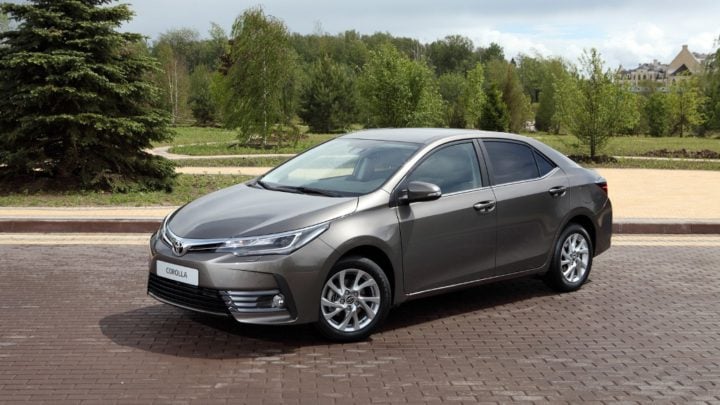 New Toyota Corolla 2017 India Price, Launch, Specifications, Images new-2017-toyota-corolla-altis-india-official-images-front-angle-2