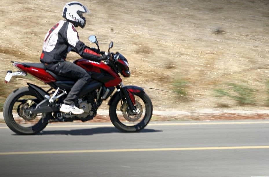 Bajaj Pulsar 200ns Fi Images Car Blog India Bajaj Pulsar 200ns Fi Images