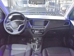 2017-Hyundai-Verna-interior-image