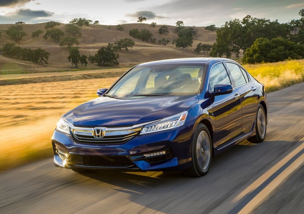 New Honda Accord 2016 India Price- 37 lakh >> Specs, Mileage, Interior