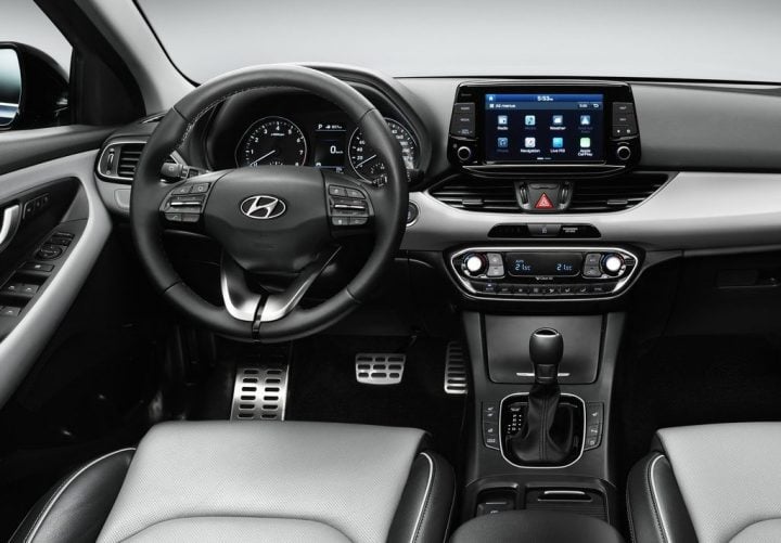 2017-hyundai-i30-official-images-interiors