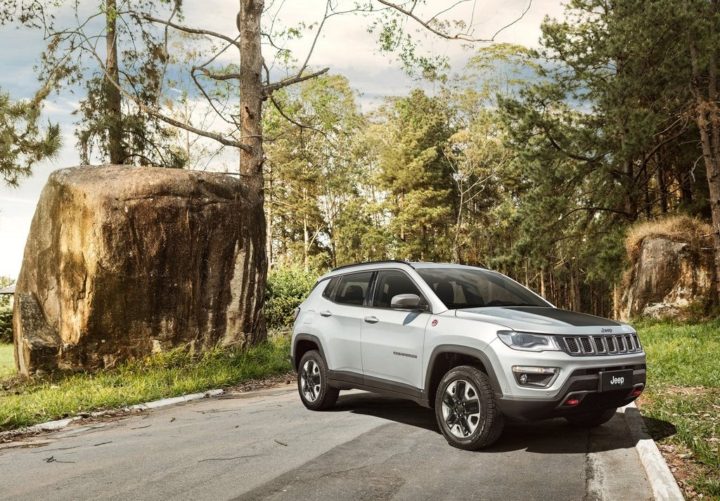 2017 Jeep Compass India Launch in Mid 2017, Jeep C-SUV for India 2017-jeep-compass-official-images-front-side-angle