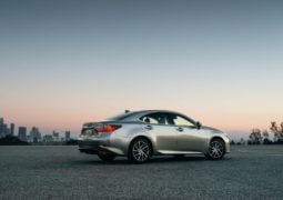 2016-lexus-es-300h-india-official-image-rear-side