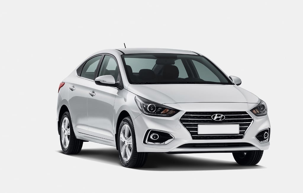 New 2017 Hyundai Verna India Official Image Front Angle