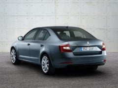 2017-skoda-octavia-india-rear-angle-images