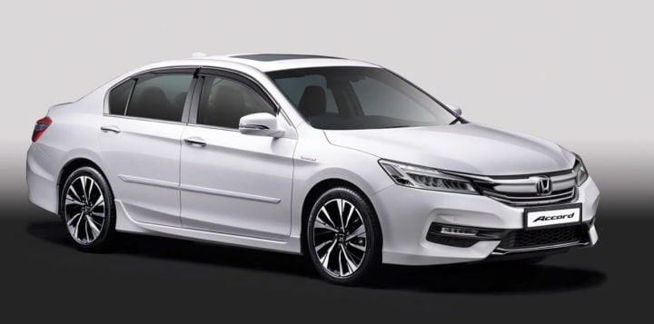 New Honda Accord 2016 India Price- 37 lakh >> Specs, Mileage, Interior honda-accord-hybrid-official-image-front-angle