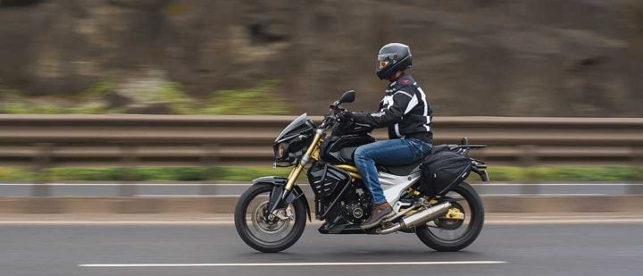 Mahindra Mojo Tourer Edition Price Rs 1.89 lakh; Features, Specifications mahindra-mojo-tourer-edition-official-images-action