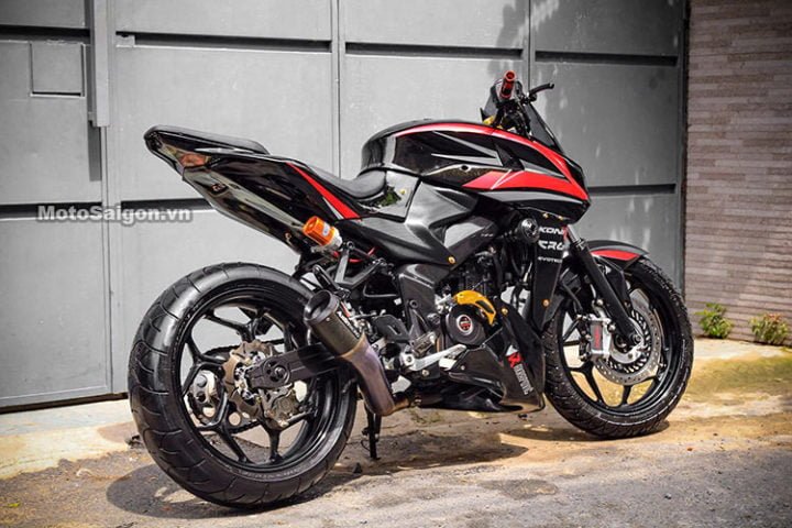 This Modified Bajaj Pulsar 200NS Looks LIke The Kawasaki Z1000 Car 