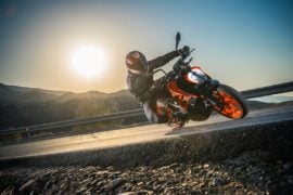 2017-ktm-duke-390-official-image-7