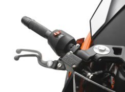 2017-ktm-rc-390-official-image-adjustable-lever