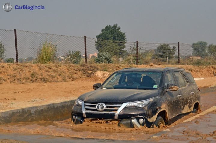 toyota fortuner off road review images