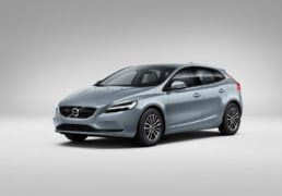 2017-volvo-v40-official-image-front-angle-2