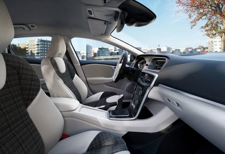 2017-volvo-v40-official-image-interiors