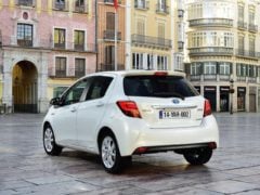 toyota-yaris-india-images-rear-angle-1