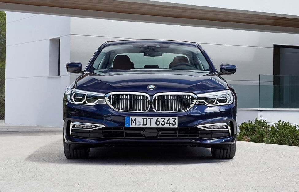 2017-bmw-5-series-official-image-front