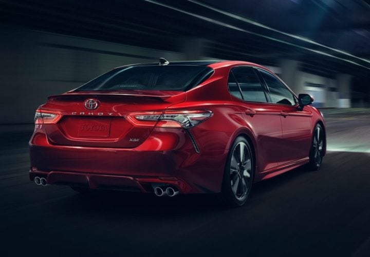 2018 toyota camry official image rear angle