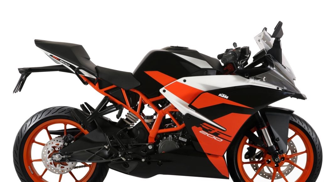2020 KTM RC 200 BS6 First Look Review  The Most WellBalanced RC in India