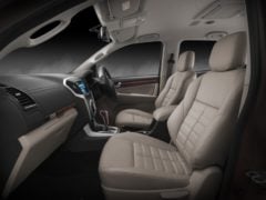 2017 isuzu mu x official image cabin