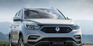 2018 Mahindra SsangYong Rexton front