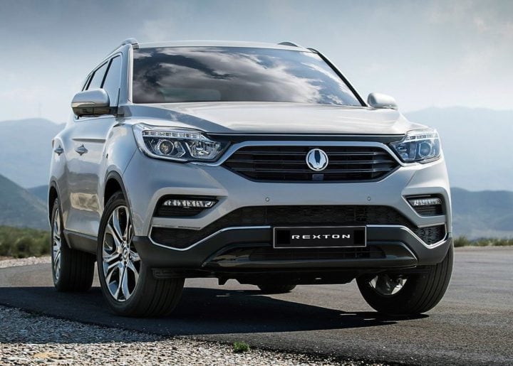 2018 Mahindra Ssangyong Rexton Front