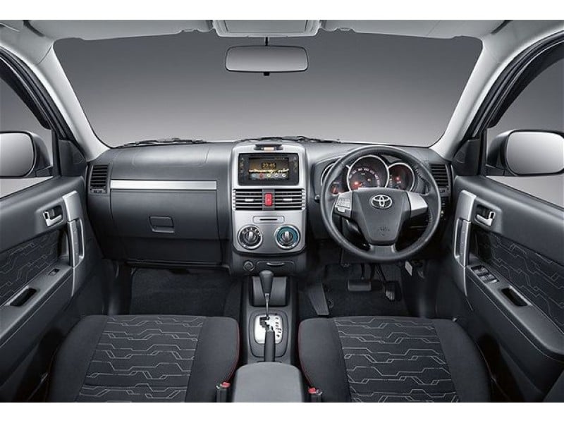 toyota rush india image interior dashboard - CarBlogIndia