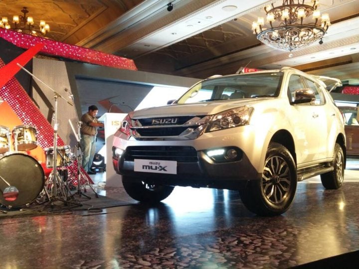 2017 isuzu mu x india images front angle