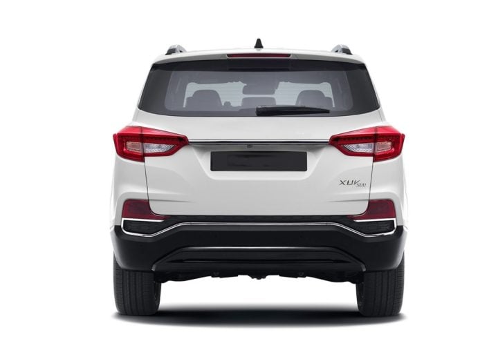 mahindra xuv 700 images rear