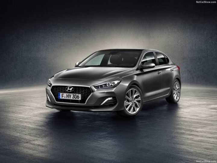 hyundai i30 fastback images front angle