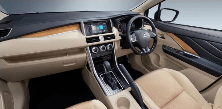 2018 mitsubishi expander interior dashboard image