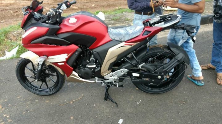 Yamaha Fazer 250 Spied Images Side Profile Dual Tone-1