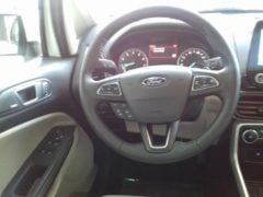 new-ford-ecosport-2017-steering-wheel-images-1