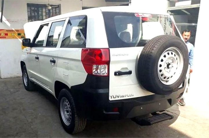 Mahindra Tuv300 Plus Images Rear Angle