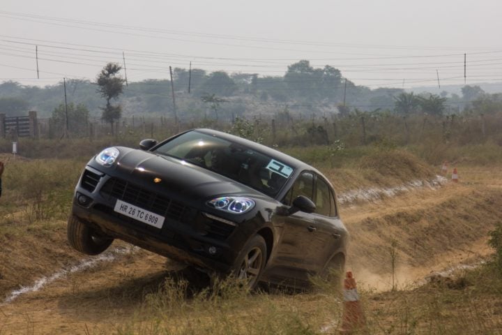 porsche macan off road drive