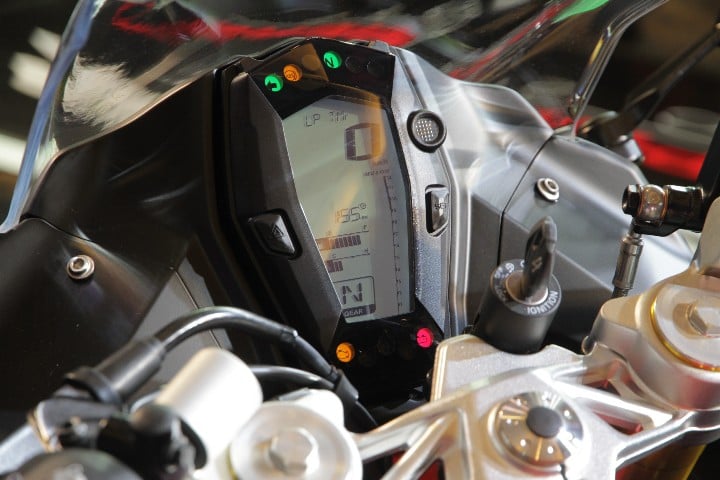 TVS Apache RR310 Images - Speedo Cluster