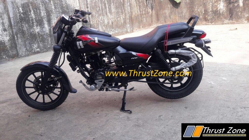 2018 Bajaj Avenger Street 220 images side profile