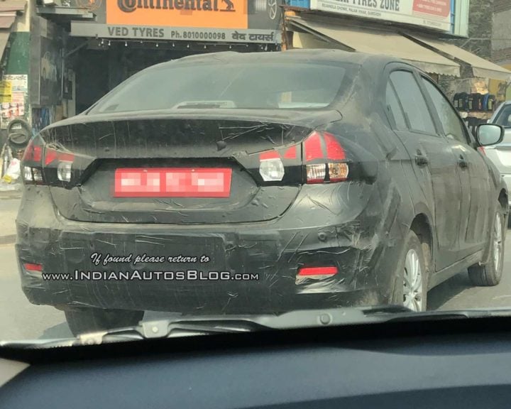 2018 maruti ciaz rear angle