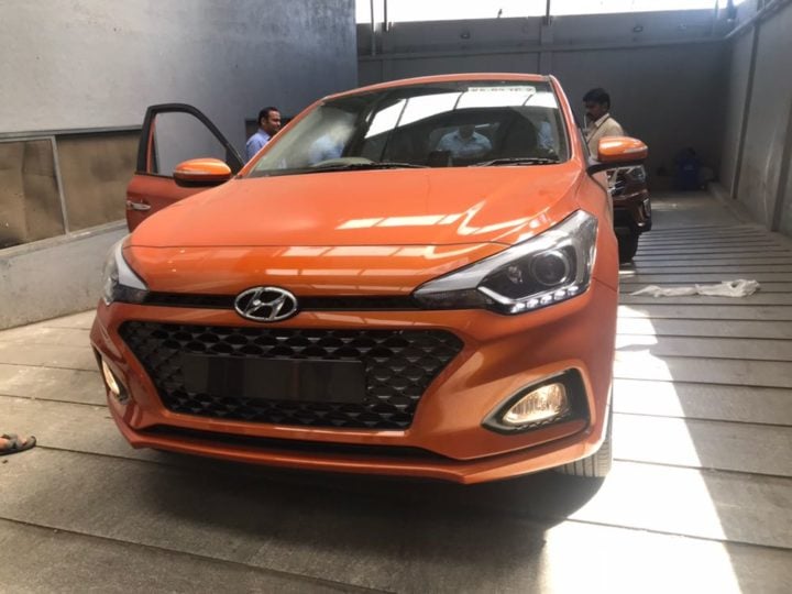 2018 Hyundai i20 facelift Flame Orange front image