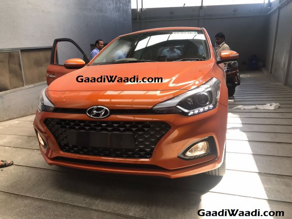 2018 Hyundai i20 facelift Flame Orange front image