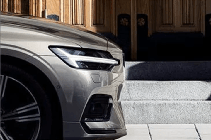 2018 Volvo V60 headlamps