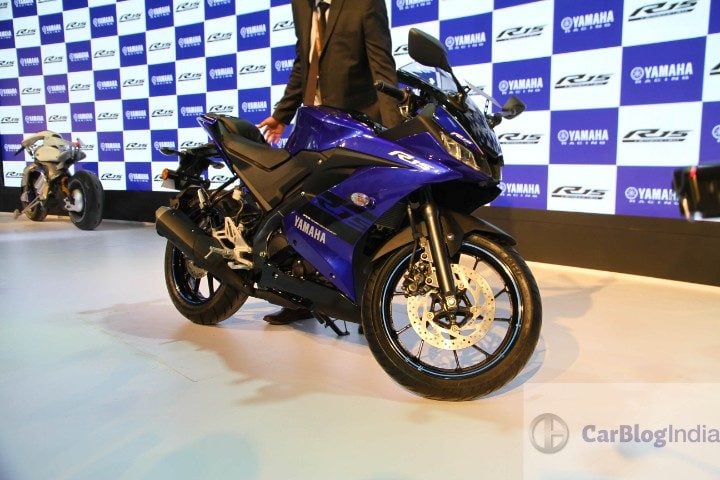 2018 yamaha r15 v3.0 images blue colour