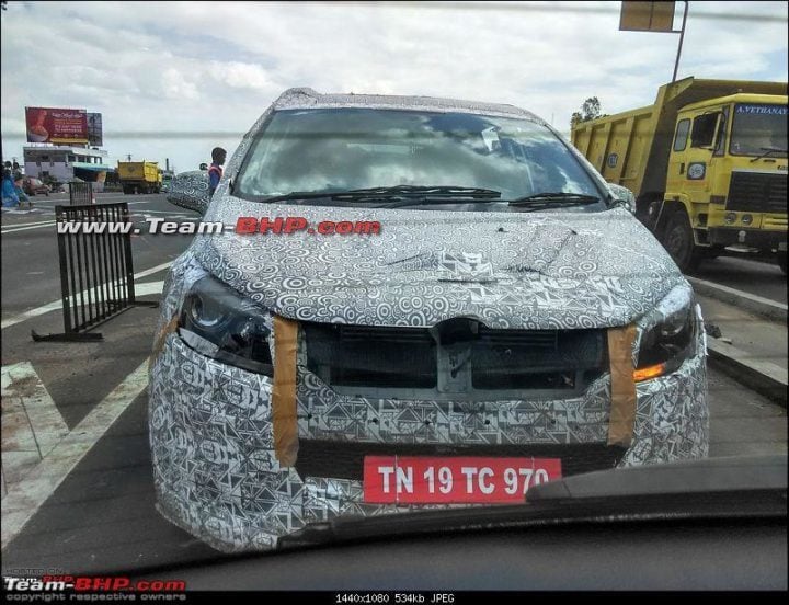 Mahindra u321 mpv front profile