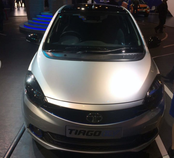 tata tiago electric vehicle images front