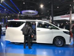 toyota alphard india images