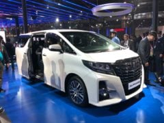 toyota alphard india images