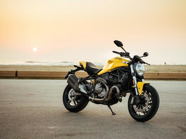 Ducati Monster 821 image  front