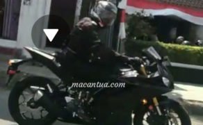 Yamaha YZF R25 Spied 1